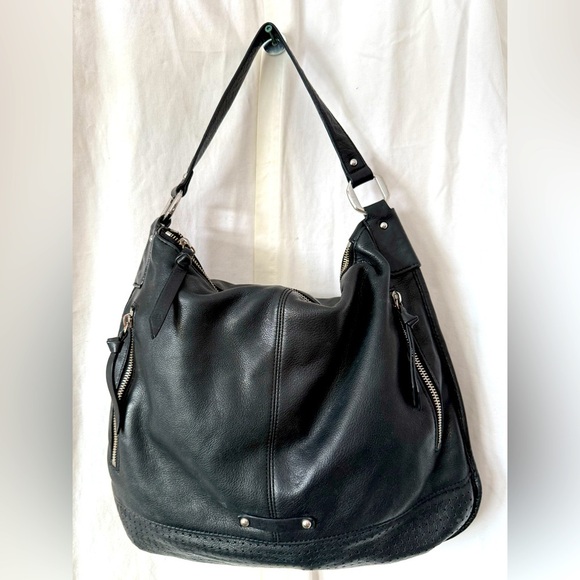 B Makowsky Genuine Soft Leather Black Handbag Shoulderbag EUC - Picture 1 of 11